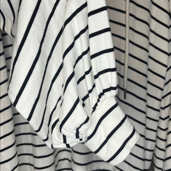 Cabi Relax Game Day Black & White Stripe Pullover Oversized Top - Small - Picture 5 of 6